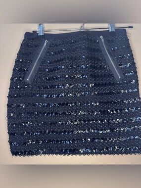 Sans Souci Black Sequin Stretchy Mini Skirt with Zip Details, Feminine, Bodycon